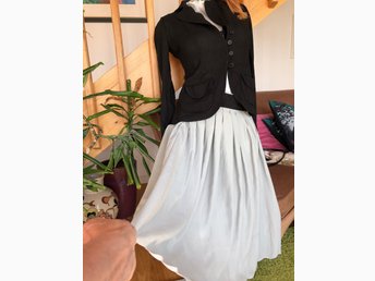 2 match vintageretro plagg: veckad PE kjol+ sv.. (404861062 2 match vintageretro plagg: veckad PE kjol+ sv.. (404861062