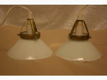 Jordad kontakt ojordad lampa Jordad kontakt ojordad lampa
