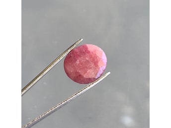 Naturlig Rubin ca 10,05 ct - Oval fasett slipad ädelsten från äldre smycke