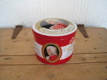 Godisburk Plåtburk Mozart Kugeln