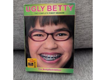 Ugly Betty: The Complete First Season (DVD)