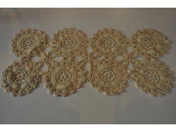 Virkat vintage bordlöpare,25x54 cm.