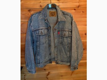 Dobber Jeansjacka Storlek M (407261905) ᐈ Köp på Tradera Dobber Jeansjacka Storlek M (407261905) ᐈ Köp på Tradera