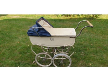 Antik barnvagn