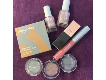 Sminkpaket med BeautyAct, Lyko, Isadora, Essie, Apolosophy, Lindex