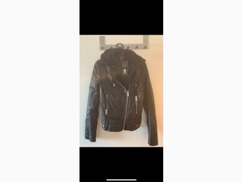 Helt ny Skinnjacka strl xs från new yorker (397107499) ᐈ Helt ny Skinnjacka strl xs från new yorker (397107499) ᐈ