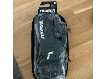 Nya Reusch Målvaktshandskar storlek 10 Attrakt Freegel Infinity