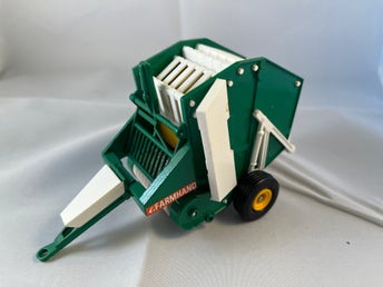 Britains, Farmhand Vermeer Balpress