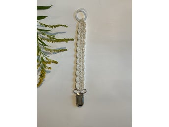 Napphållare nappband napp virkad baby barn oblekt creme