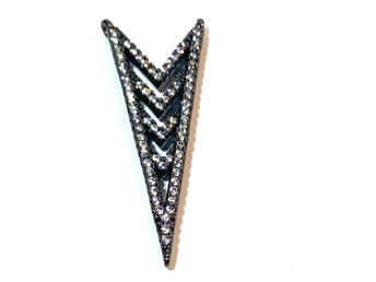 Fin svart länk med cubic zirconia stenar