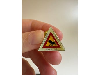 Vintage / Pin / Trafikmärke / Älg / Metall / Triangel / Sverige / 90s