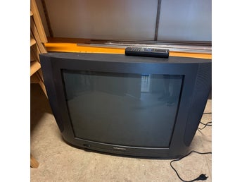 Retro gaming paket- Grundig ST 70-800/9 TOP/LOG CRT 28 tum + LG plasma tv 42 tum