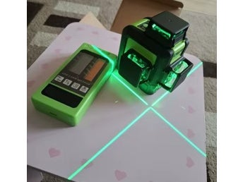12-linjer 3D krysslinje självnivellerande grön lasernivå med mottagare/stativ