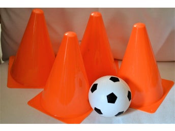 4st Koner Orange m. Fotboll 18/9cm Utomhus Lek Ny