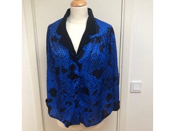 1970's vintage handmade black & blue patterned blouse size EU 42