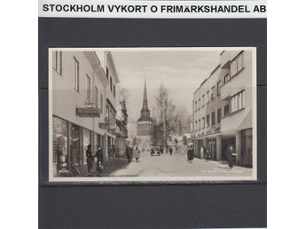 Mora - Kyrkogatan med bensinstation, varuautomat