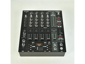 Behringer DJX900 Pro USB DJ Mixer - Nearly New - DEFEKT