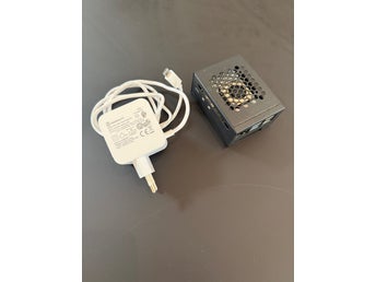 Raspberry Pi 5 8GB med SAPI NVMe SSD-adapter och SSD