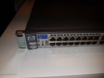 HP Procurve 48 port Switch 2650 J4899B 10/100 med gigabit uplink