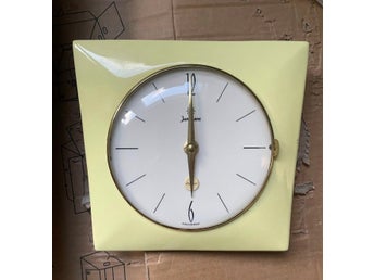 Junghans ATO-MAT Väggklocka i keramik vintage retro