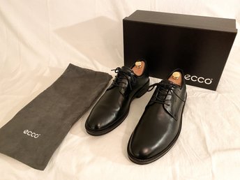 ecco henley