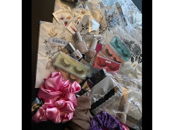 ~Mystery bag~ Skönhetspaket~Parfym Lösögonfrans Tatueringnagellack