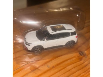 Citroën C5 Aircross, modell i skala 1:43