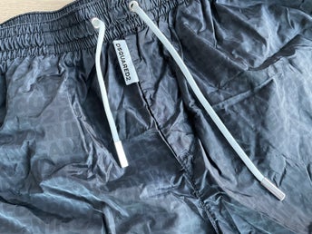 Dsquared2 svart badshorts, Storlek 48