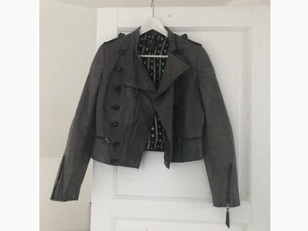 H&M trend studio collection grå jacka Skinnjacka Bikerjacka Stl:36 H&M trend studio collection grå jacka Skinnjacka Bikerjacka Stl:36