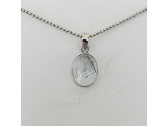 Halsband med svart rutilekvarts.