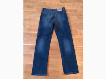 levis 752