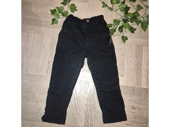 Svarta chinos byxor i jeans liknande tyg, storlek 86 cl