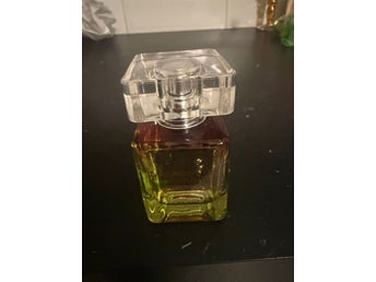 Yves Rocher ” Moment De Bonheur ” Eau De Parfum 30- Ml .