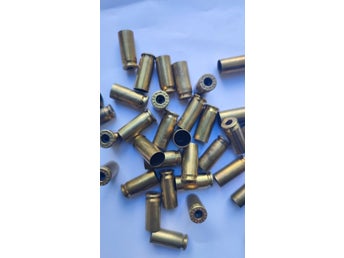 100x .38 Super tomhylsor – rengjorda