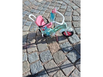 Dockcykel med tre hjul