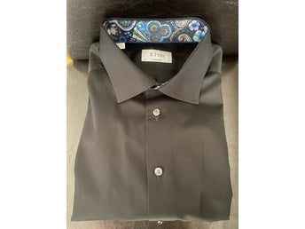 Svart Eton Contemporary skjorta 42 16 1/2 som ny
