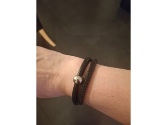 Läderarmband med Elegant Charm – 38 cm
