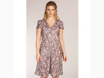 flower printed dress pernilla wahlgren flower printed dress pernilla wahlgren