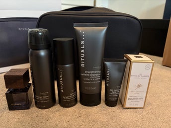 Rituals Homme och The Ritual of Namaste Hudvårdspaket med Necessär