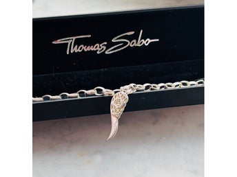 Helt nytt Thomas Sabo armband med prislapp, stor vacker änglavinge