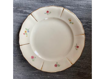 Assiett d: ca 16 cm, Hackefors, Ängsblommor/småblommigt