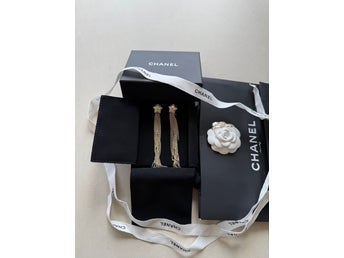 Unika Chanel star Tassel örhängen med original kvitto, full set