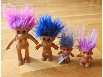 Retro Trollsamling – 2 st Äkta DAM Danmark (7 cm) + 2 st Russ Kina-troll