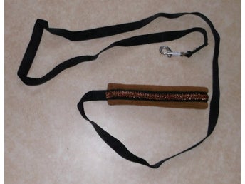 Hundkoppel brun med kopparfärgade slingor och svart band 174 cm och 41 cm Ny