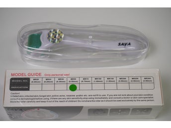 SAYA Dermaroller 0,5 mm Microneedle Roller Hudvård Vit Grön Ny Oöppnad