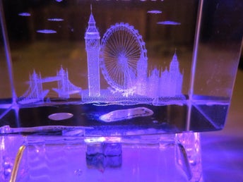 London 3D Skyline Crystal Glass Showpiece Colorful Changing Lights Souvenir Gift