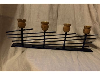 Retro design Adventsljusstake i blålackad metall och fyra ljushållare i trä