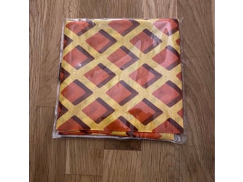 Kexchoklad Cloetta bandana buff oanvänd