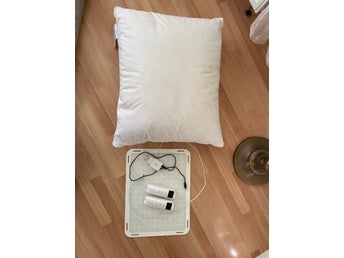 Restore Pillow med tillhörande panel och fjärrkontroller