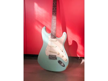 Squire By Fender Elgitarr Stratocaster